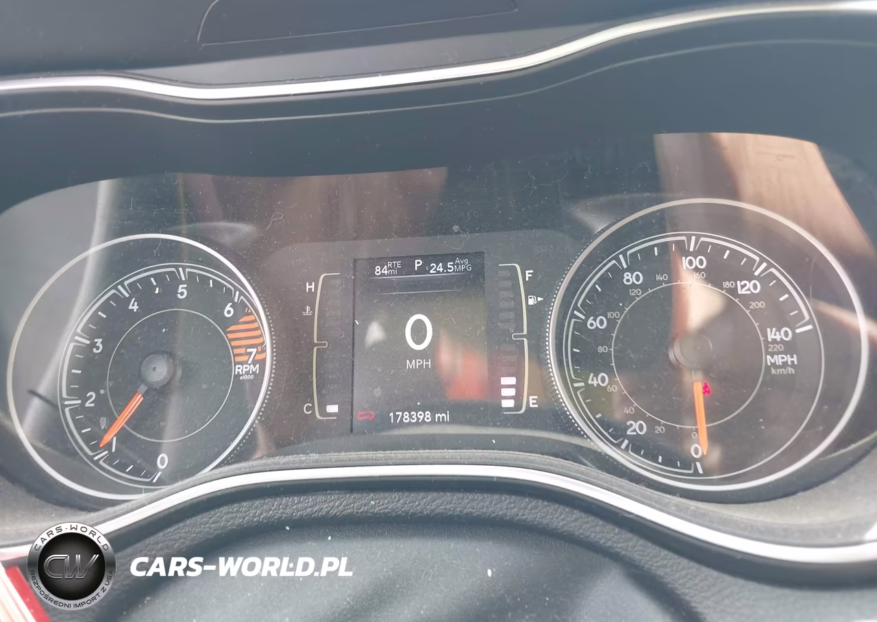 2019 Jeep Cherokee Latitude Fwd VIN:1C4PJLCB1KD203713 - 7