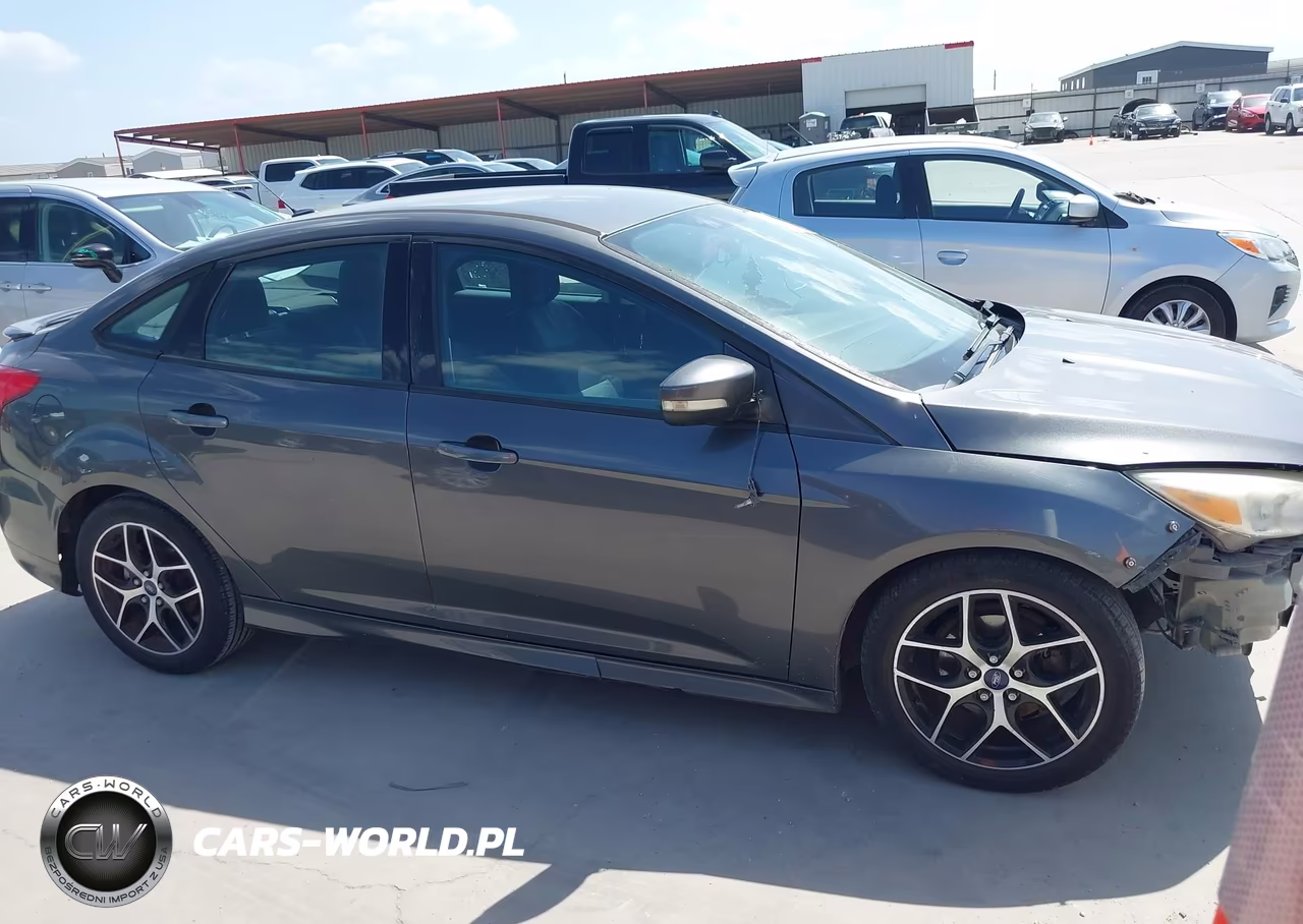 2016 Ford Focus Se VIN:1FADP3F25GL215895 - 13