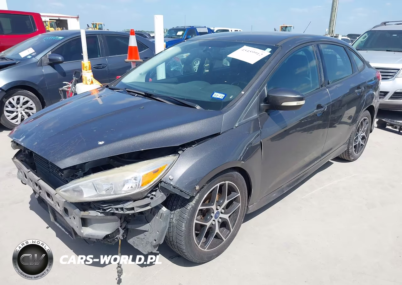 2016 Ford Focus Se VIN:1FADP3F25GL215895 - 2