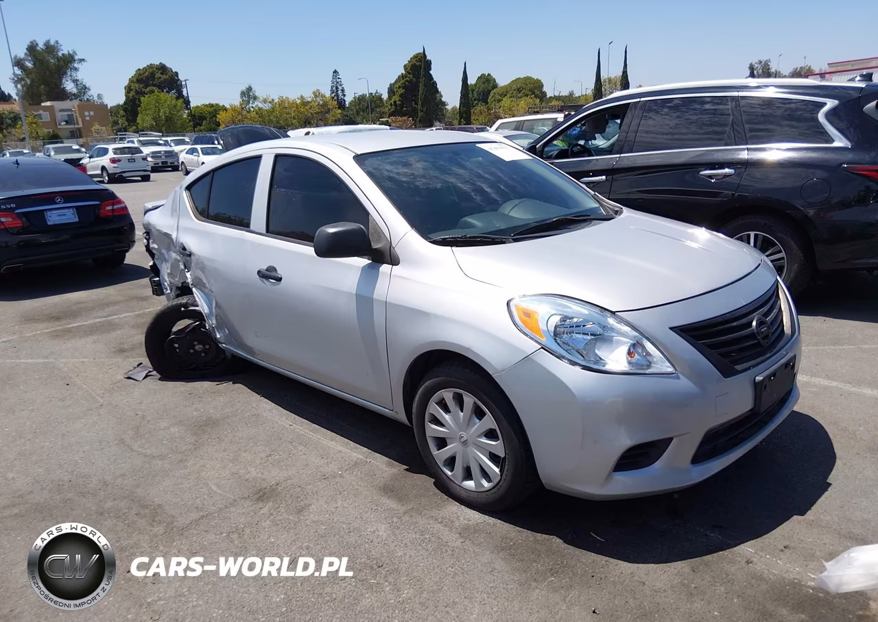 2014 Nissan Versa 1.6 S+