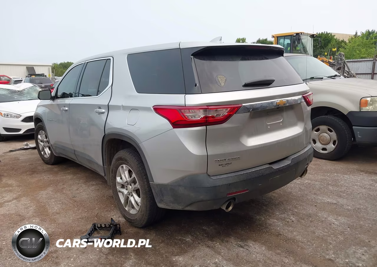 2018 Chevrolet Traverse Ls VIN:1GNERFKW5JJ162659 - 3