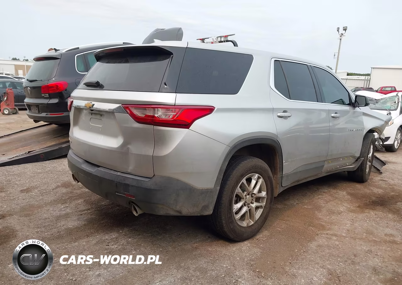 2018 Chevrolet Traverse Ls VIN:1GNERFKW5JJ162659 - 4