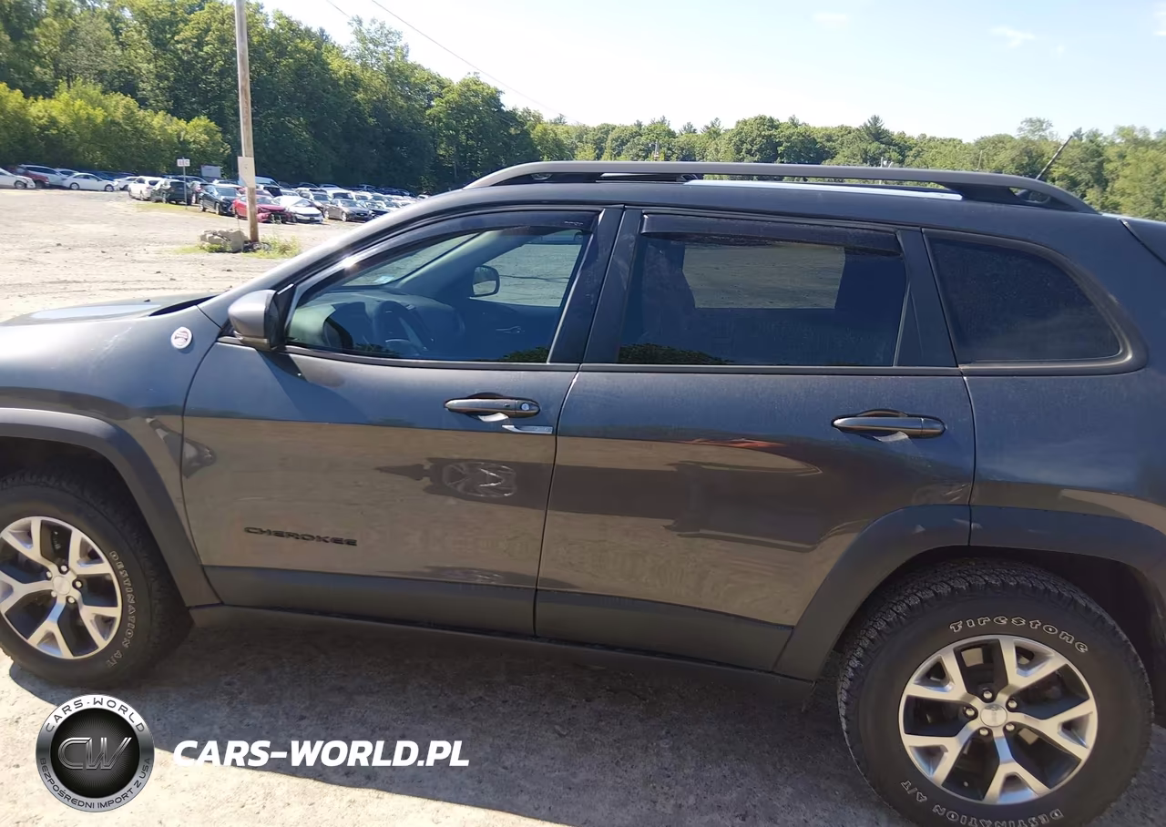 2015 Jeep Cherokee Trailhawk VIN:1C4PJMBS4FW758575 - 14