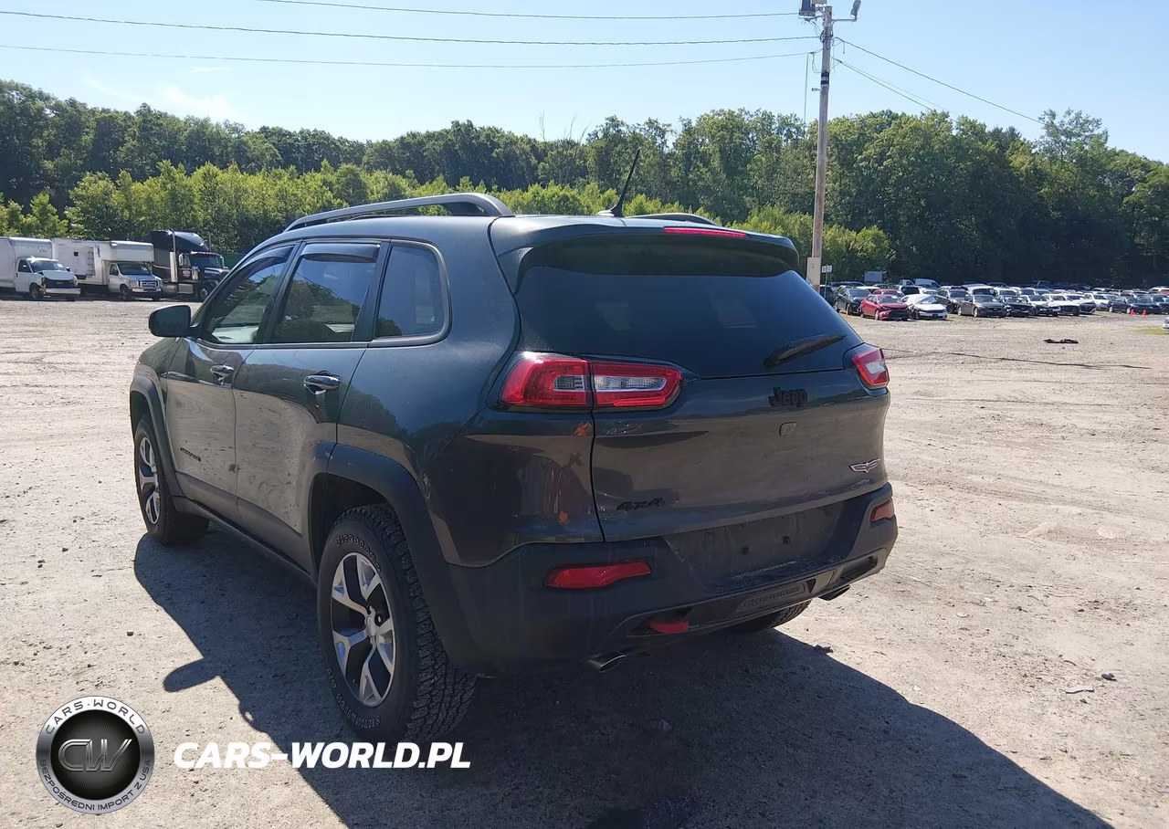 2015 Jeep Cherokee Trailhawk VIN:1C4PJMBS4FW758575 - 3