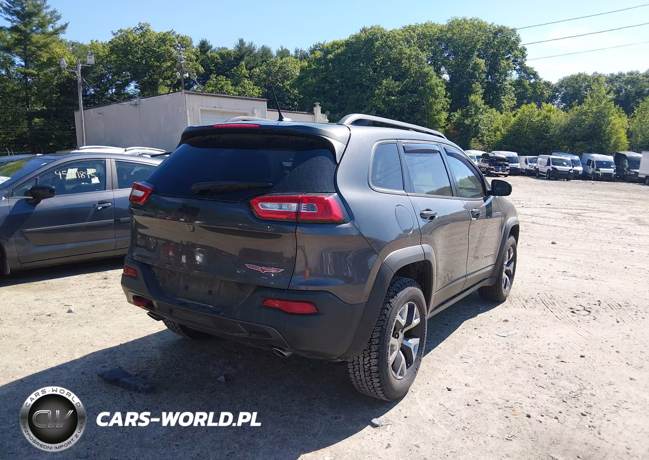 2015 Jeep Cherokee Trailhawk VIN:1C4PJMBS4FW758575 - 4