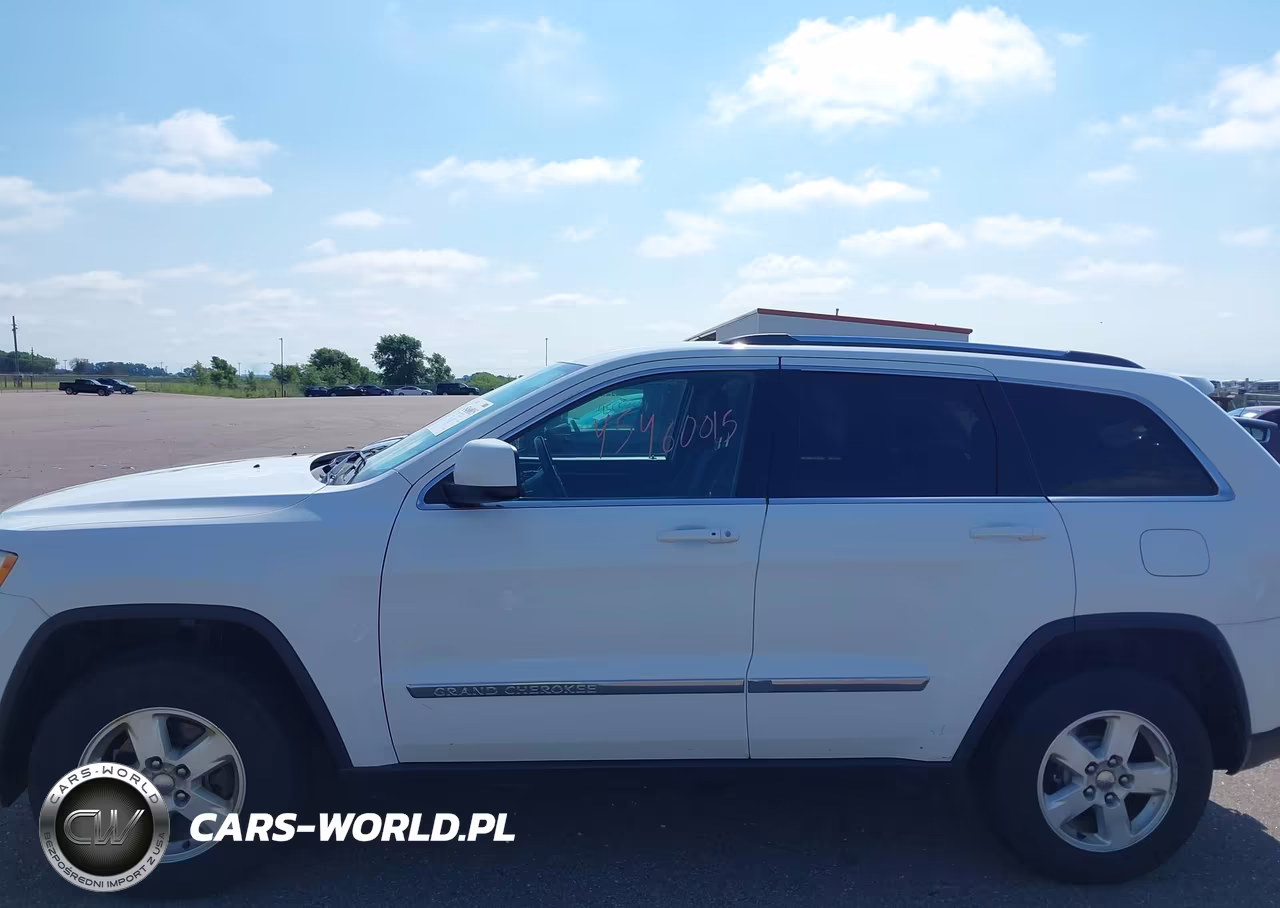 2013 Jeep Grand Cherokee Laredo VIN:1C4RJFAG7DC607598 - 14