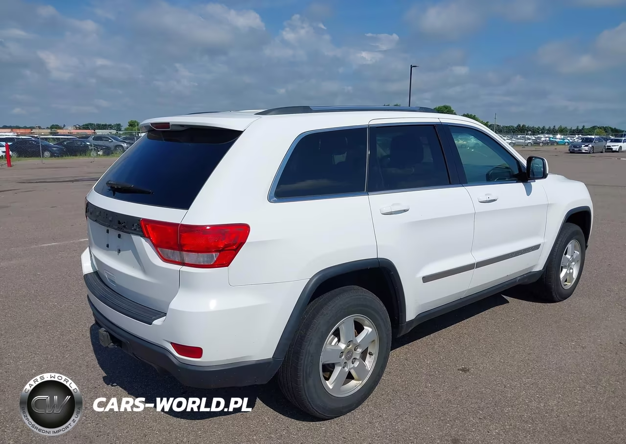 2013 Jeep Grand Cherokee Laredo VIN:1C4RJFAG7DC607598 - 4