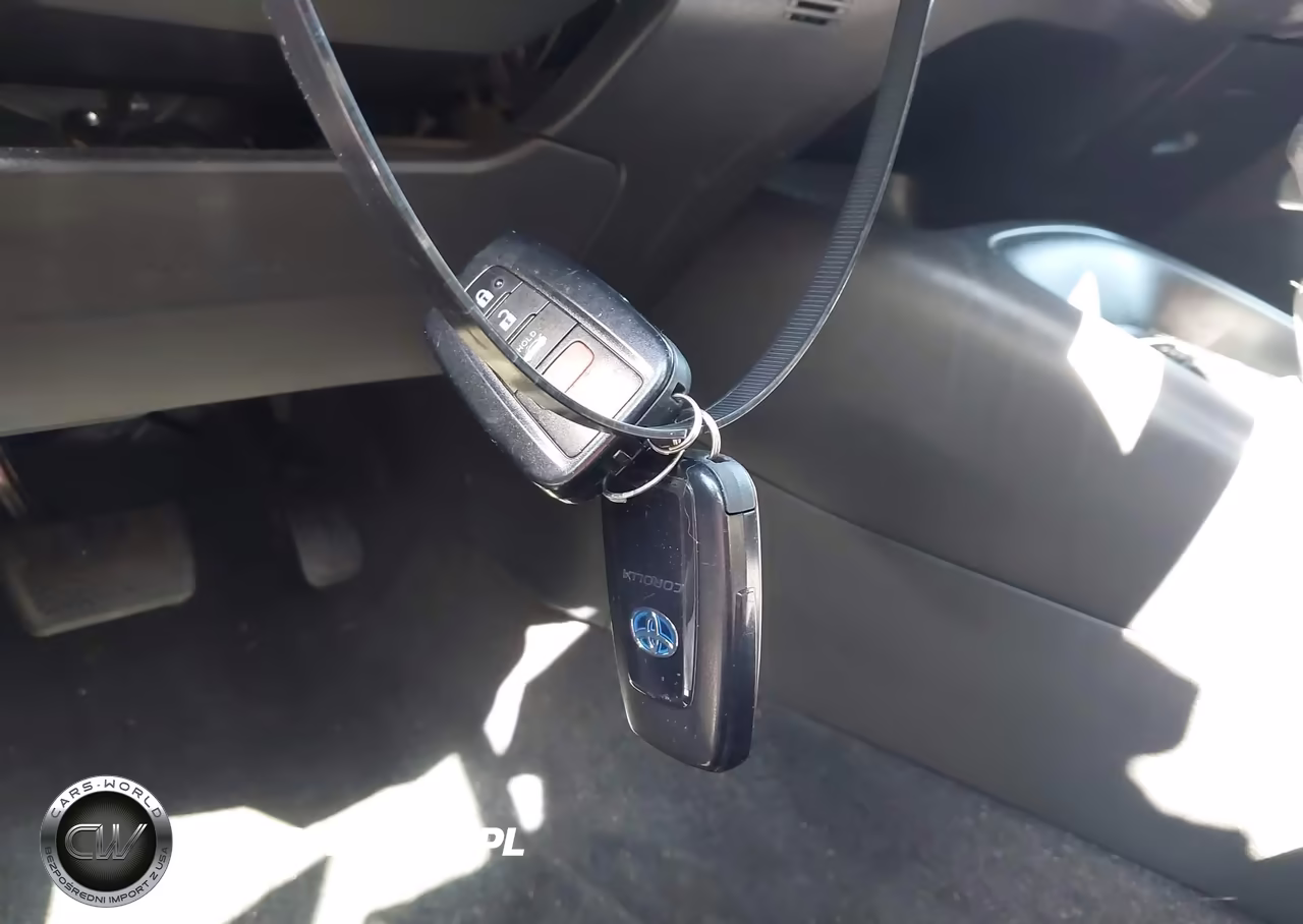 2022 Toyota Corolla Hybrid Le VIN:JTDEAMDE6N3002356 - 11