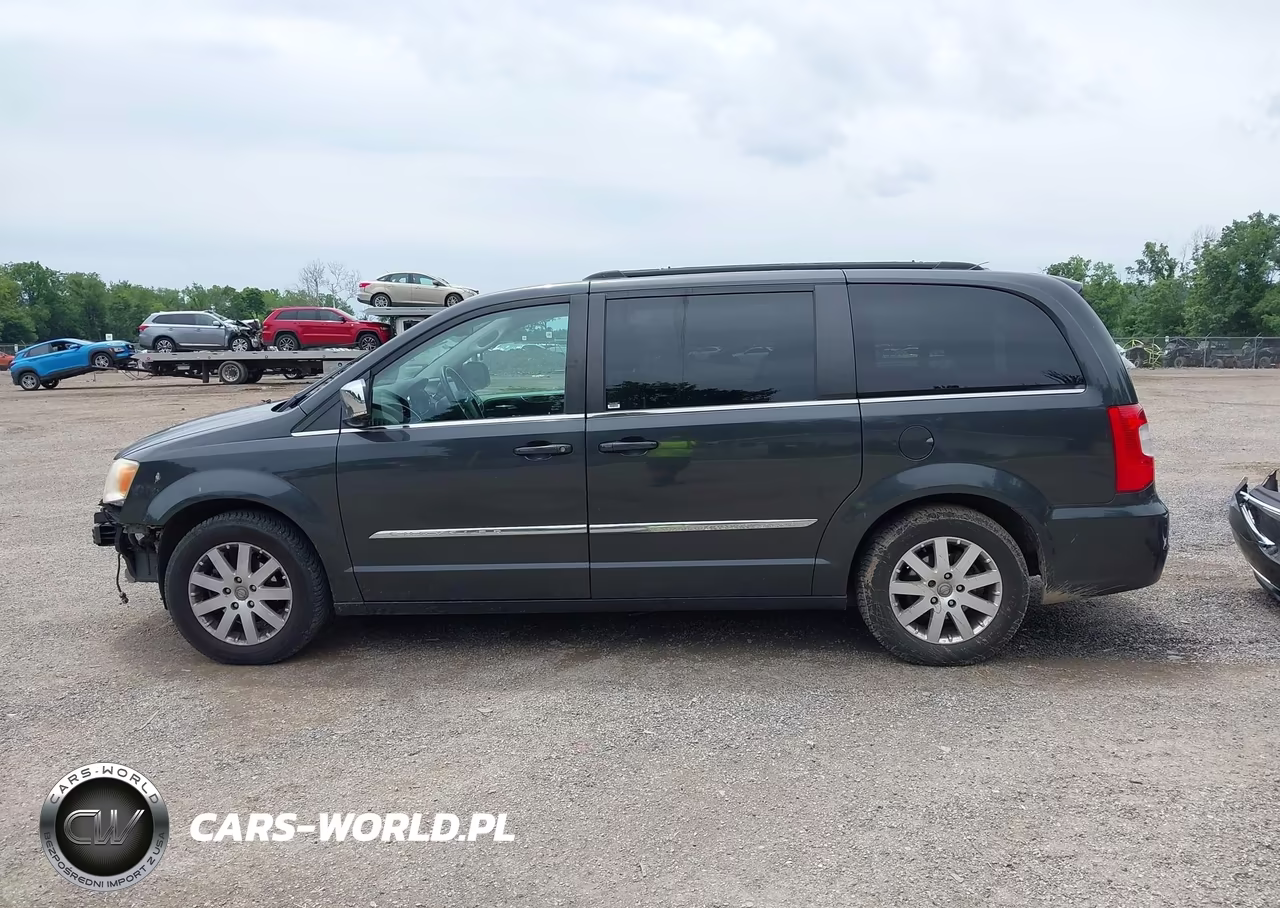 2011 Chrysler Town & Country Touring-L VIN:2A4RR8DG2BR633735 - 15