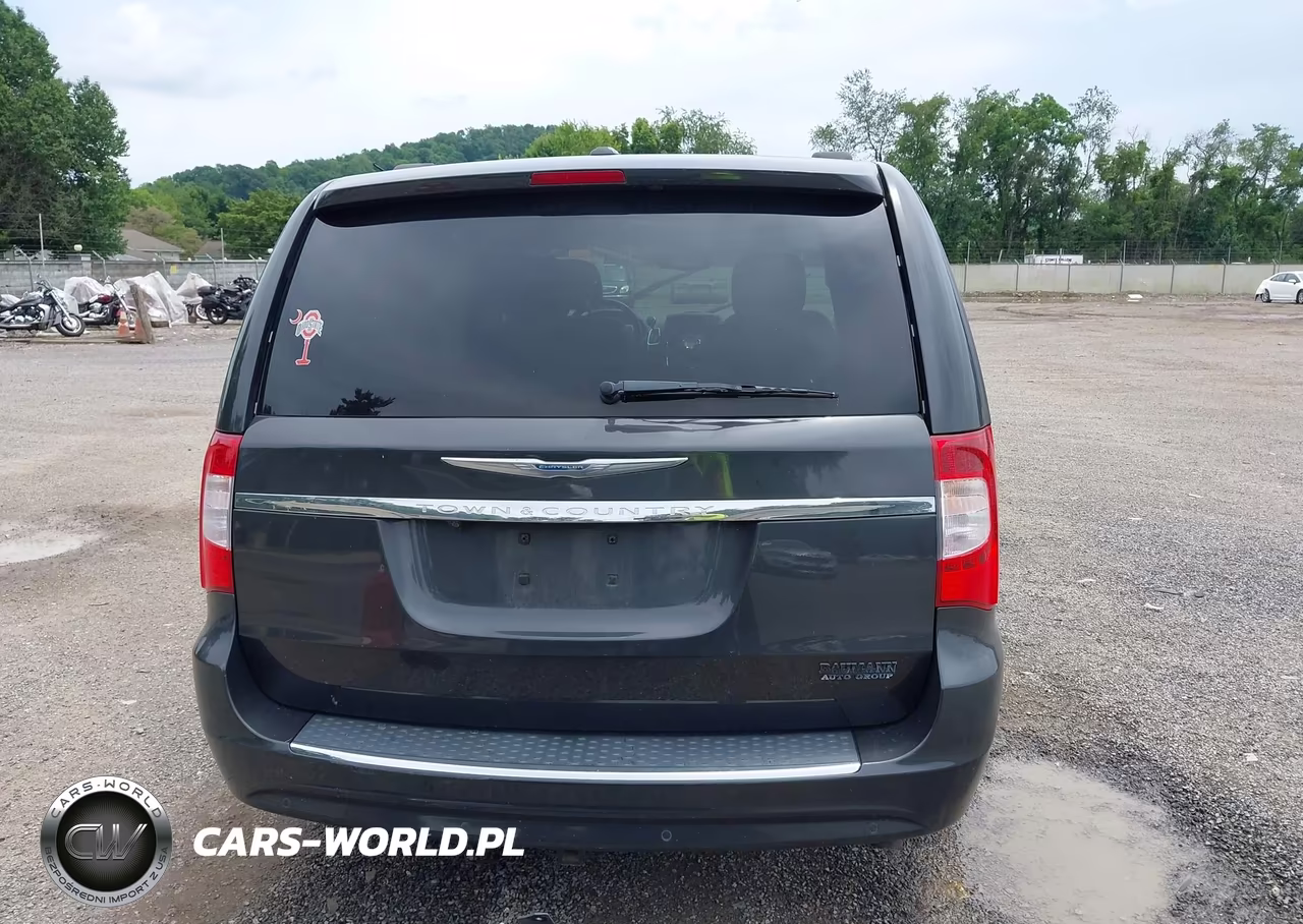 2011 Chrysler Town & Country Touring-L VIN:2A4RR8DG2BR633735 - 17