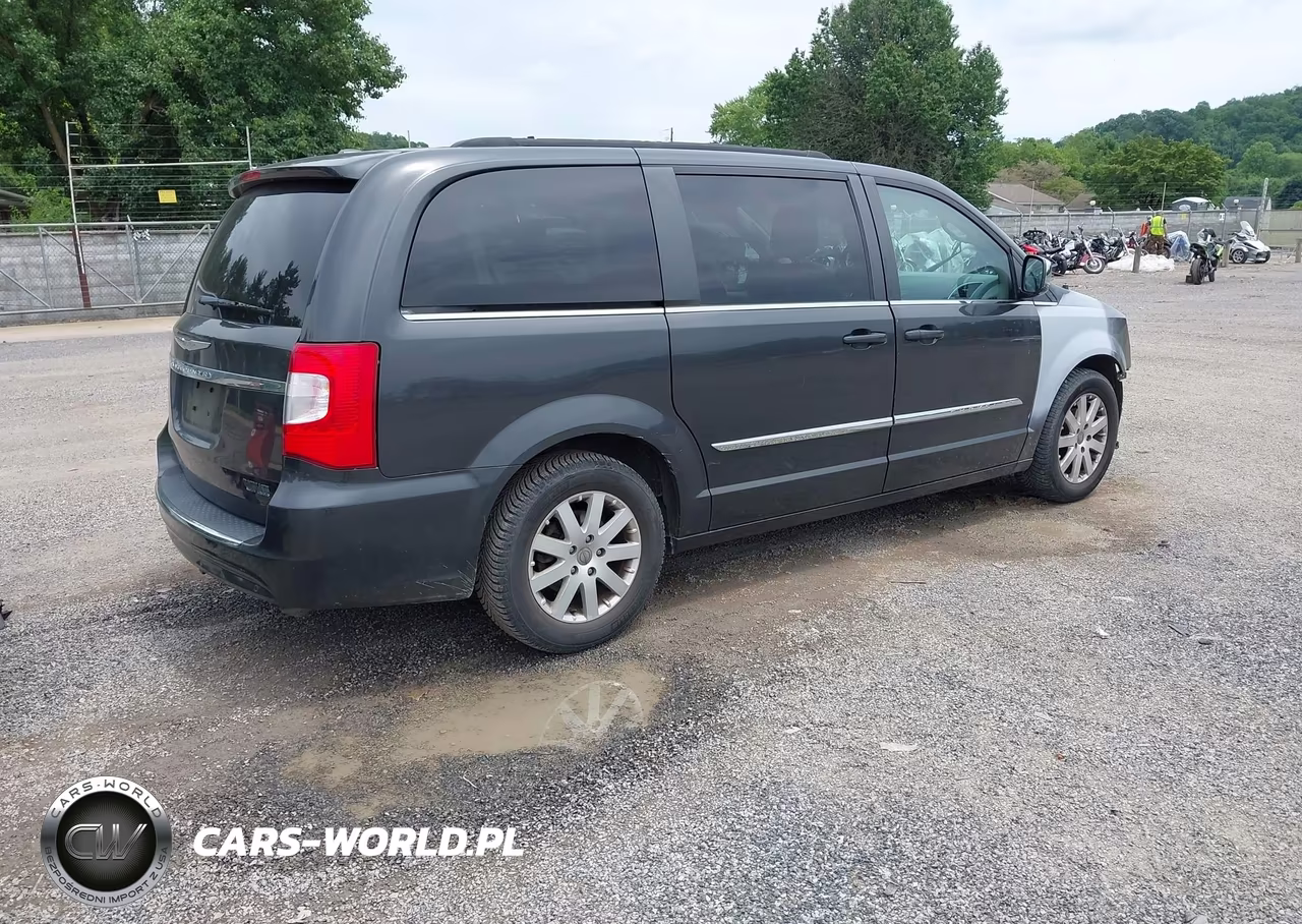 2011 Chrysler Town & Country Touring-L VIN:2A4RR8DG2BR633735 - 4