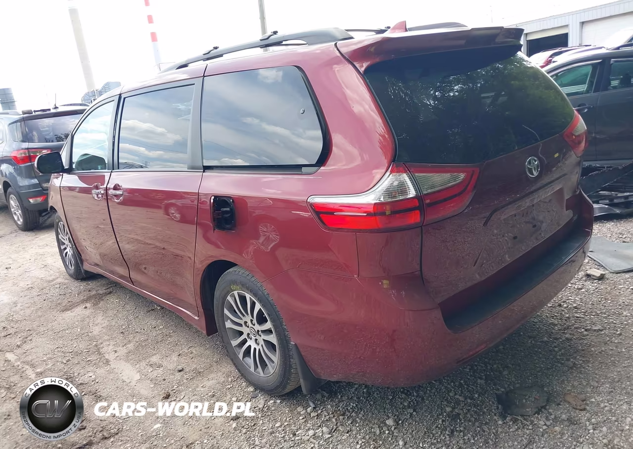 2018 Toyota Sienna Xle 8 Passenger VIN:5TDYZ3DC9JS939404 - 3