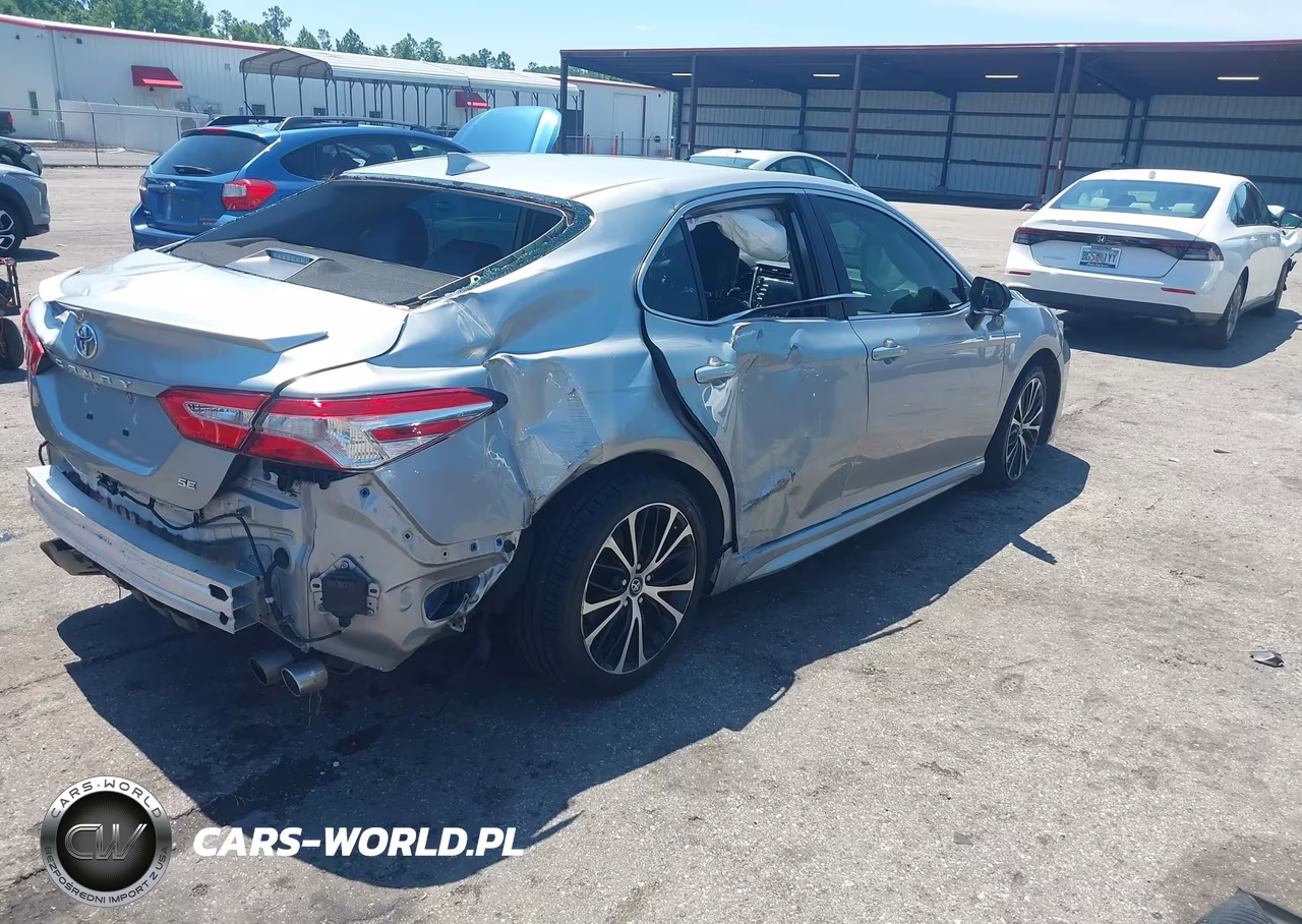 2020 Toyota Camry Se VIN:4T1J11AK6LU338857 - 4