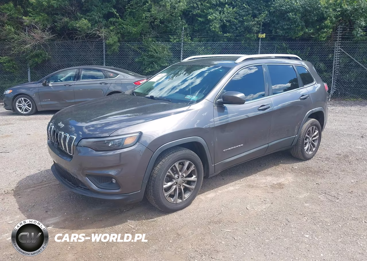 2019 Jeep Cherokee Latitude Plus Fwd VIN:1C4PJLLBXKD318701 - 2