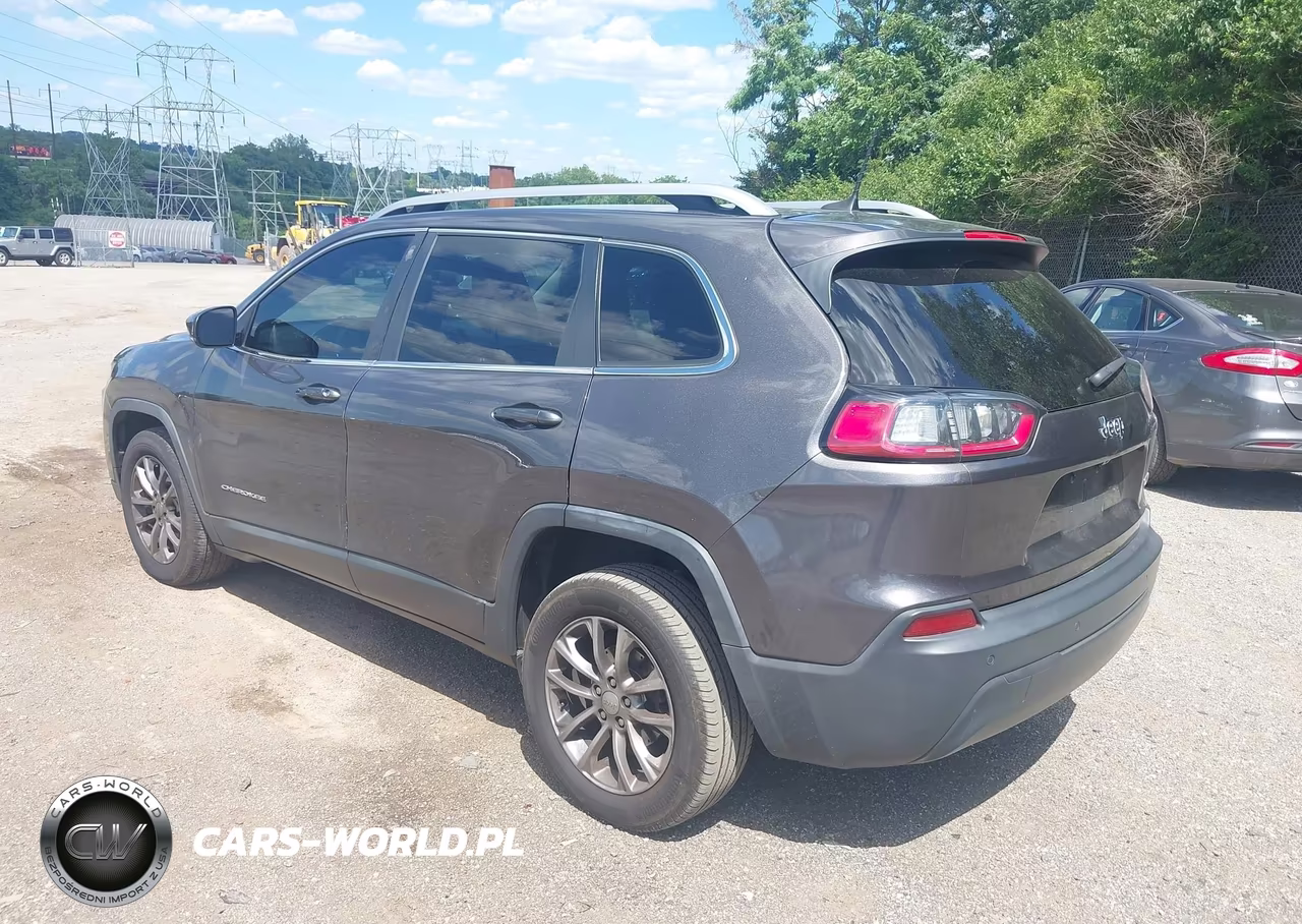 2019 Jeep Cherokee Latitude Plus Fwd VIN:1C4PJLLBXKD318701 - 3