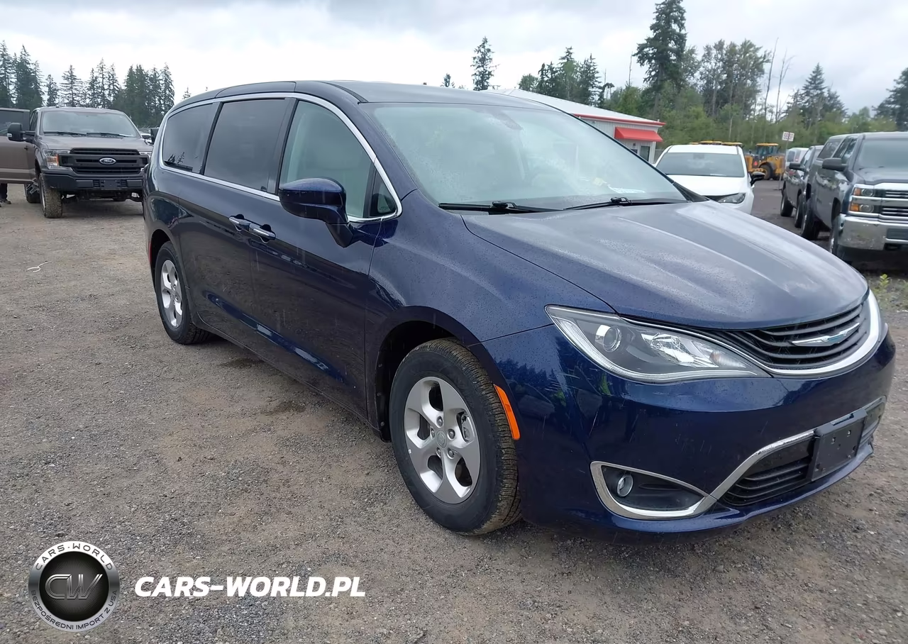 2018 Chrysler Pacifica Hybrid Touring Plus