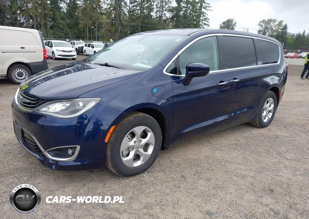 2018 Chrysler Pacifica Hybrid Touring Plus VIN:2C4RC1H73JR276248 - 2