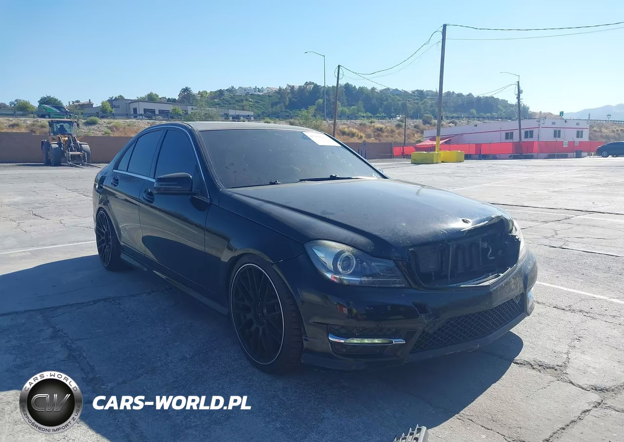 2013 Mercedes-Benz C 300 Sport 4Matic – zdjęcie 1 z 18