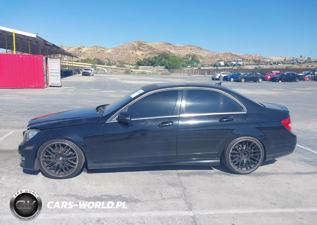 2013 Mercedes-Benz C 300 Sport 4Matic VIN:WDDGF8AB7DR266733 - 14