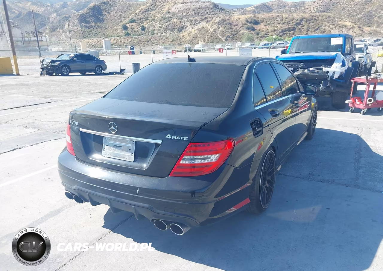 2013 Mercedes-Benz C 300 Sport 4Matic VIN:WDDGF8AB7DR266733 - 4