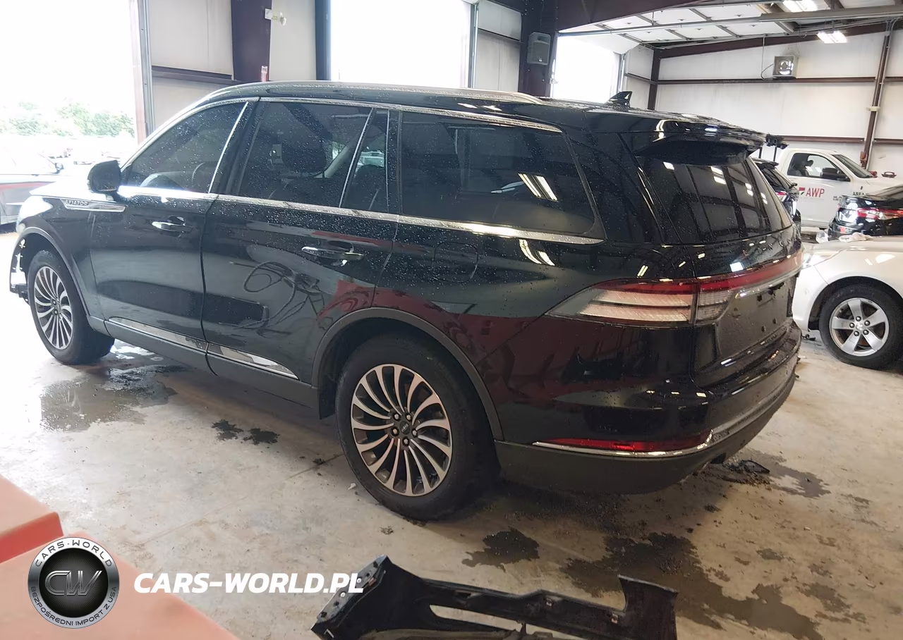 2020 Lincoln Aviator Reserve VIN:5LM5J7XC7LGL06841 - 3