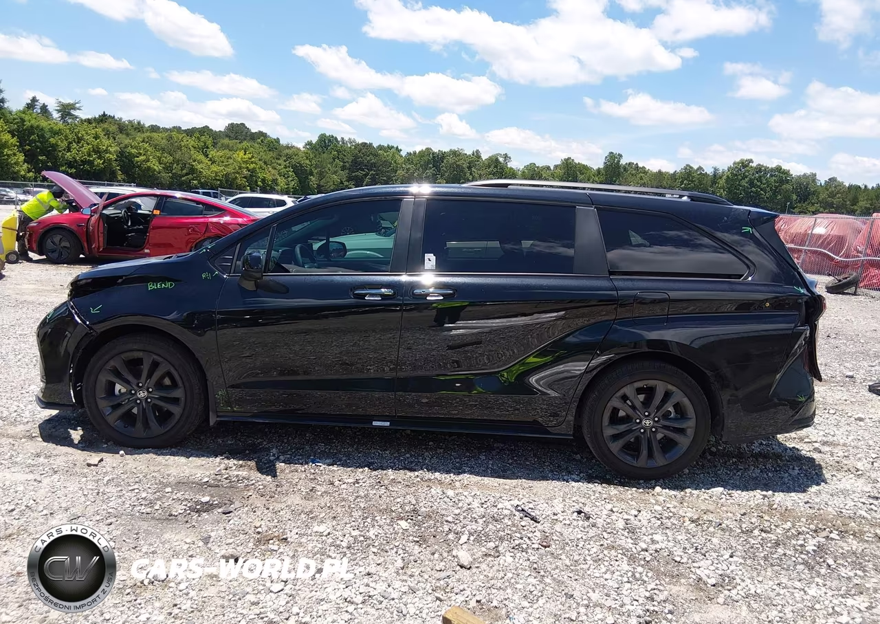 2025 Toyota Sienna Xse VIN:5TDXRKEC7SS252542 - 15