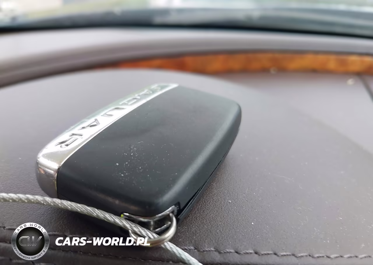 2015 Jaguar Xj Xjl Portfolio VIN:SAJWA2GZ6F8V81572 - 11