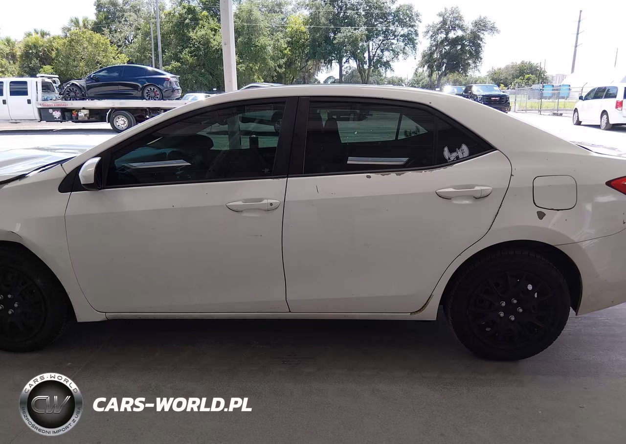 2017 Toyota Corolla Le VIN:5YFBURHE9HP584322 - 15