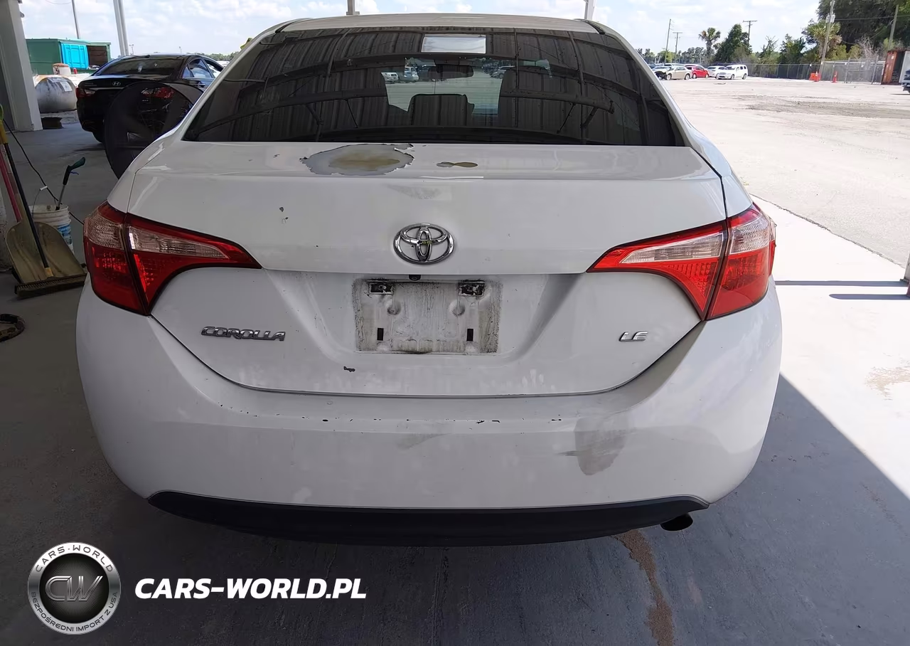 2017 Toyota Corolla Le VIN:5YFBURHE9HP584322 - 17