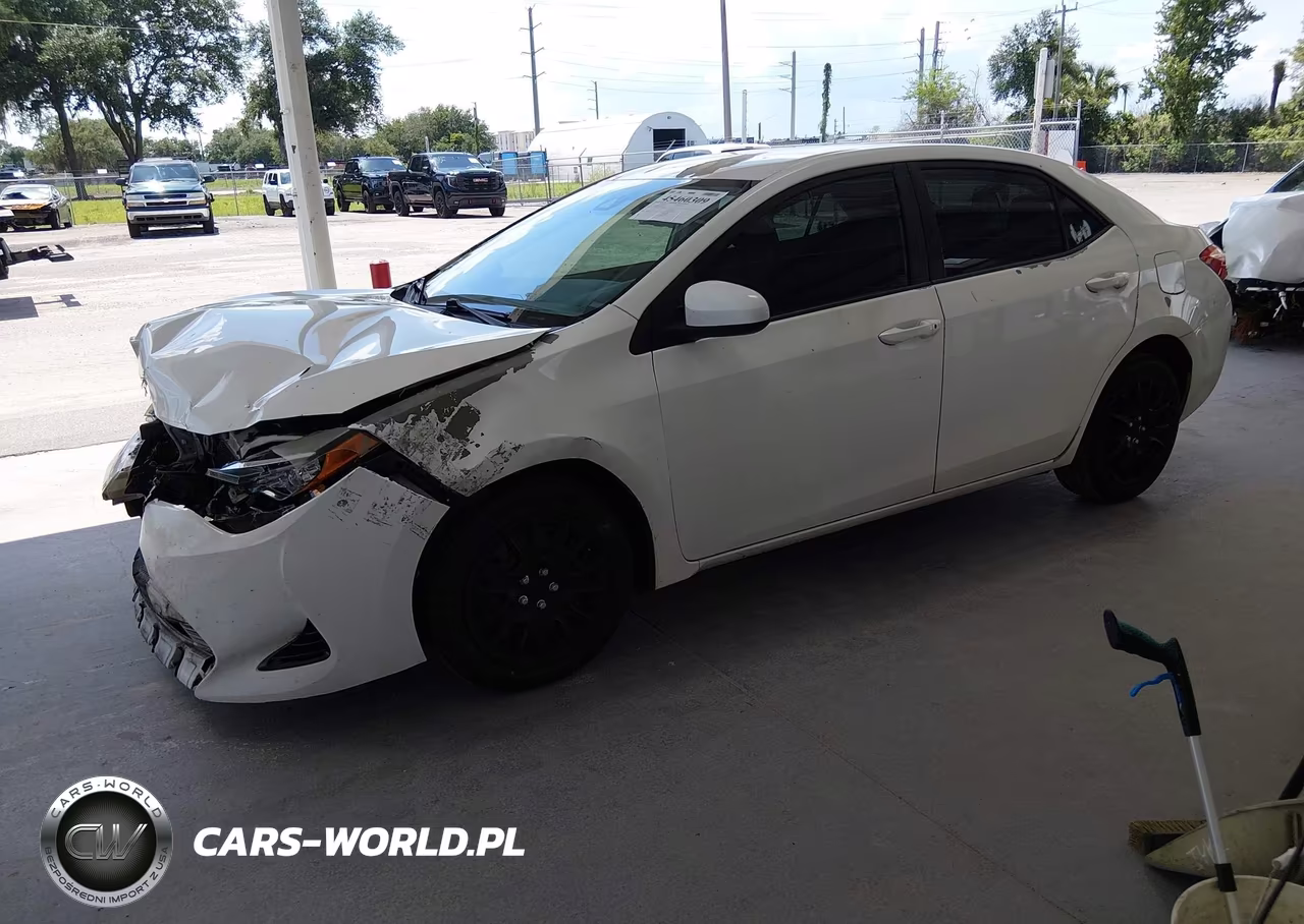 2017 Toyota Corolla Le VIN:5YFBURHE9HP584322 - 2