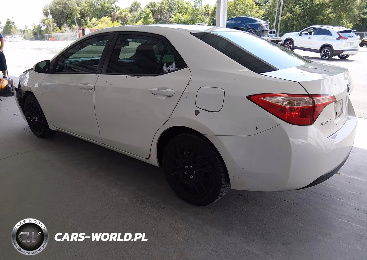 2017 Toyota Corolla Le VIN:5YFBURHE9HP584322 - 3