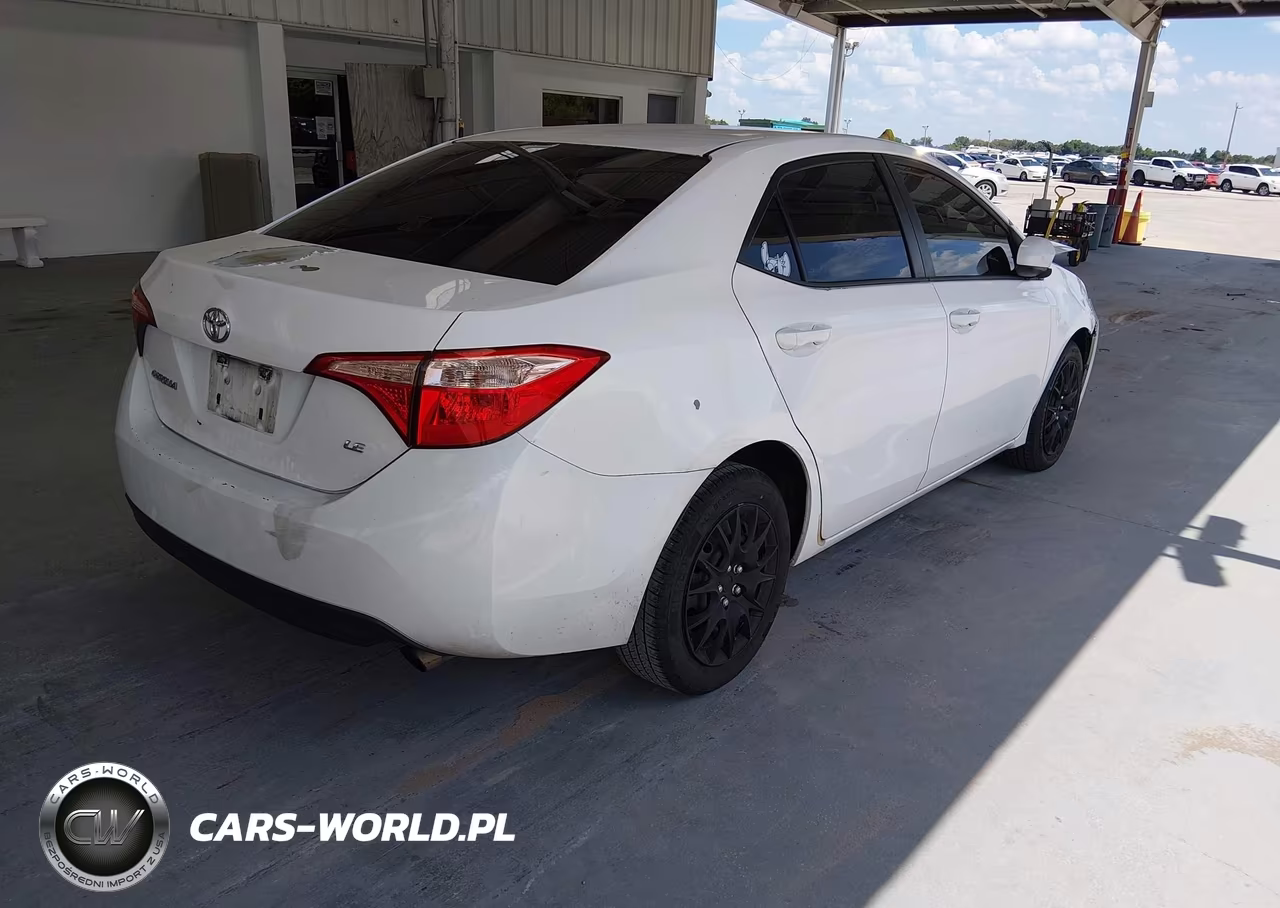 2017 Toyota Corolla Le VIN:5YFBURHE9HP584322 - 4