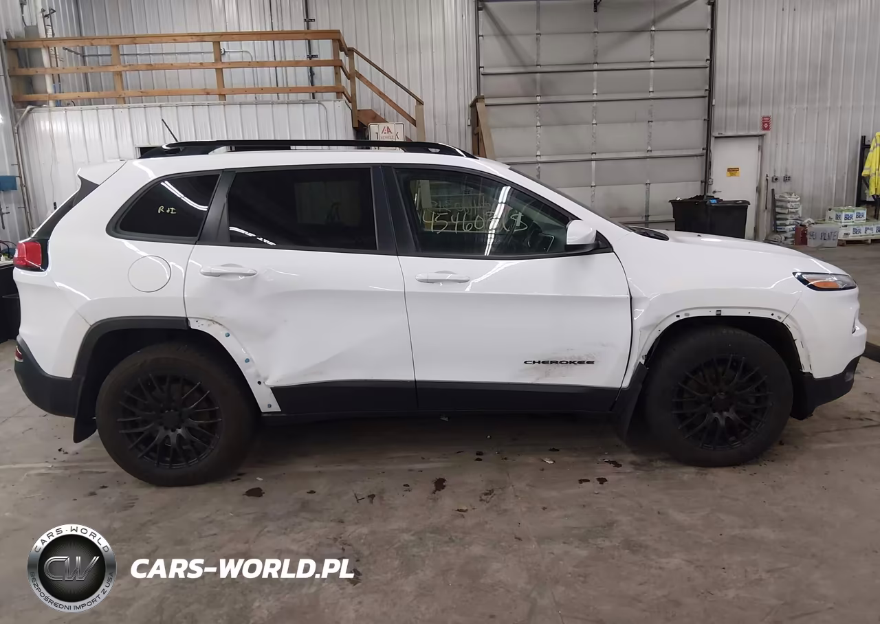 2015 Jeep Cherokee Latitude Altitude VIN:1C4PJMCS3FW756119 - 14