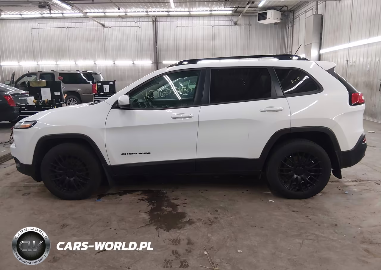 2015 Jeep Cherokee Latitude Altitude VIN:1C4PJMCS3FW756119 - 15