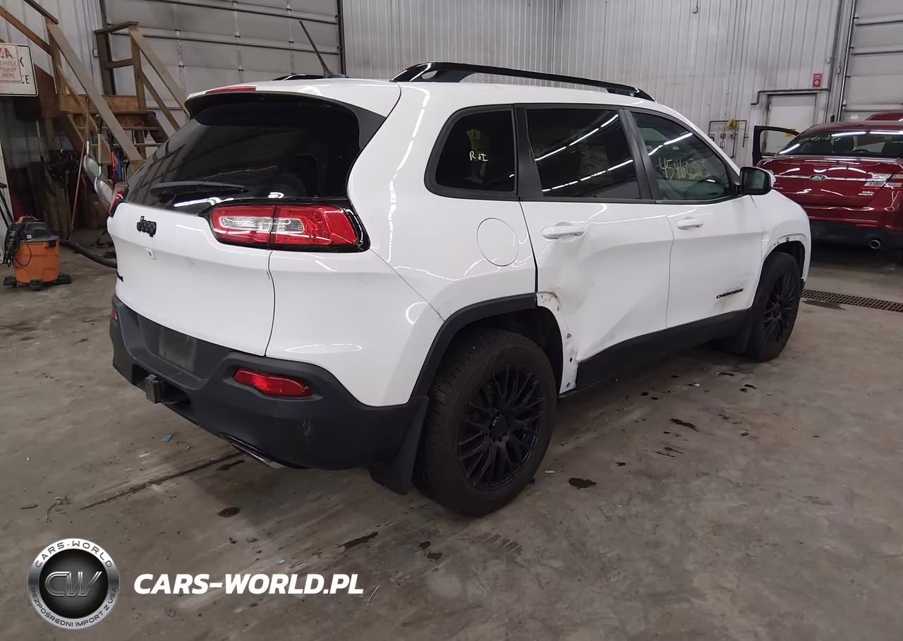 2015 Jeep Cherokee Latitude Altitude VIN:1C4PJMCS3FW756119 - 4