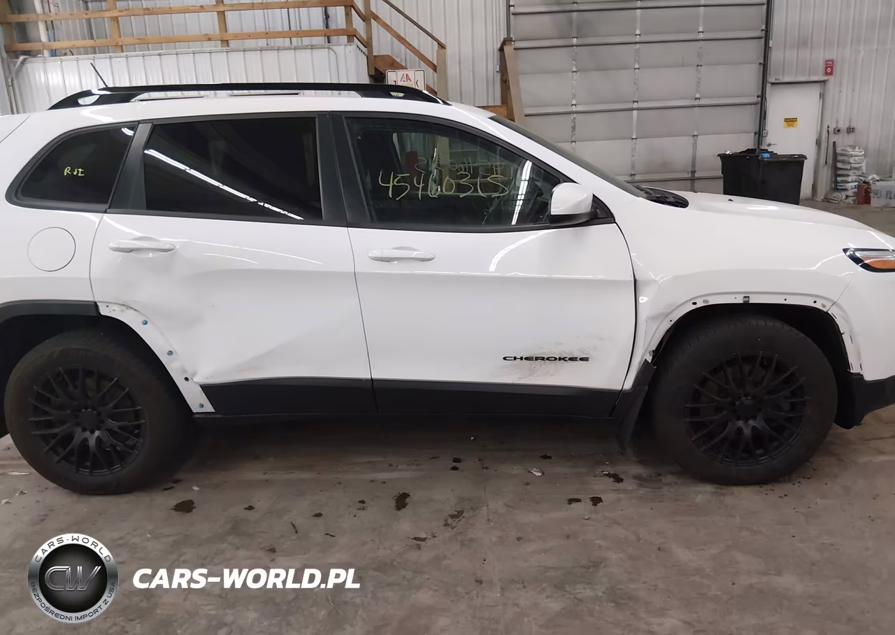 2015 Jeep Cherokee Latitude Altitude VIN:1C4PJMCS3FW756119 - 6