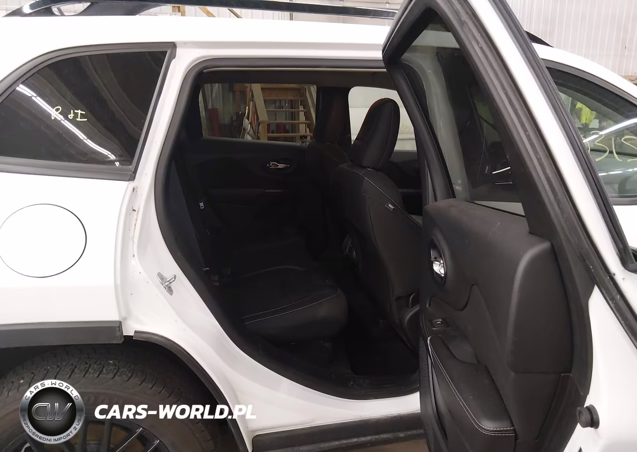 2015 Jeep Cherokee Latitude Altitude VIN:1C4PJMCS3FW756119 - 8