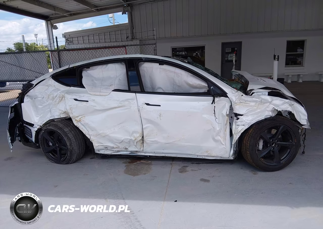 2026 Tesla Model Y Premium Rear-Wheel Drive-Rear-Wheel Drive VIN:7SAYGDED7TA662987 - 12