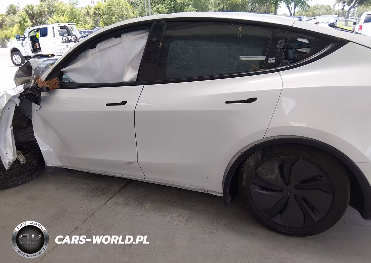 2026 Tesla Model Y Premium Rear-Wheel Drive-Rear-Wheel Drive VIN:7SAYGDED7TA662987 - 13