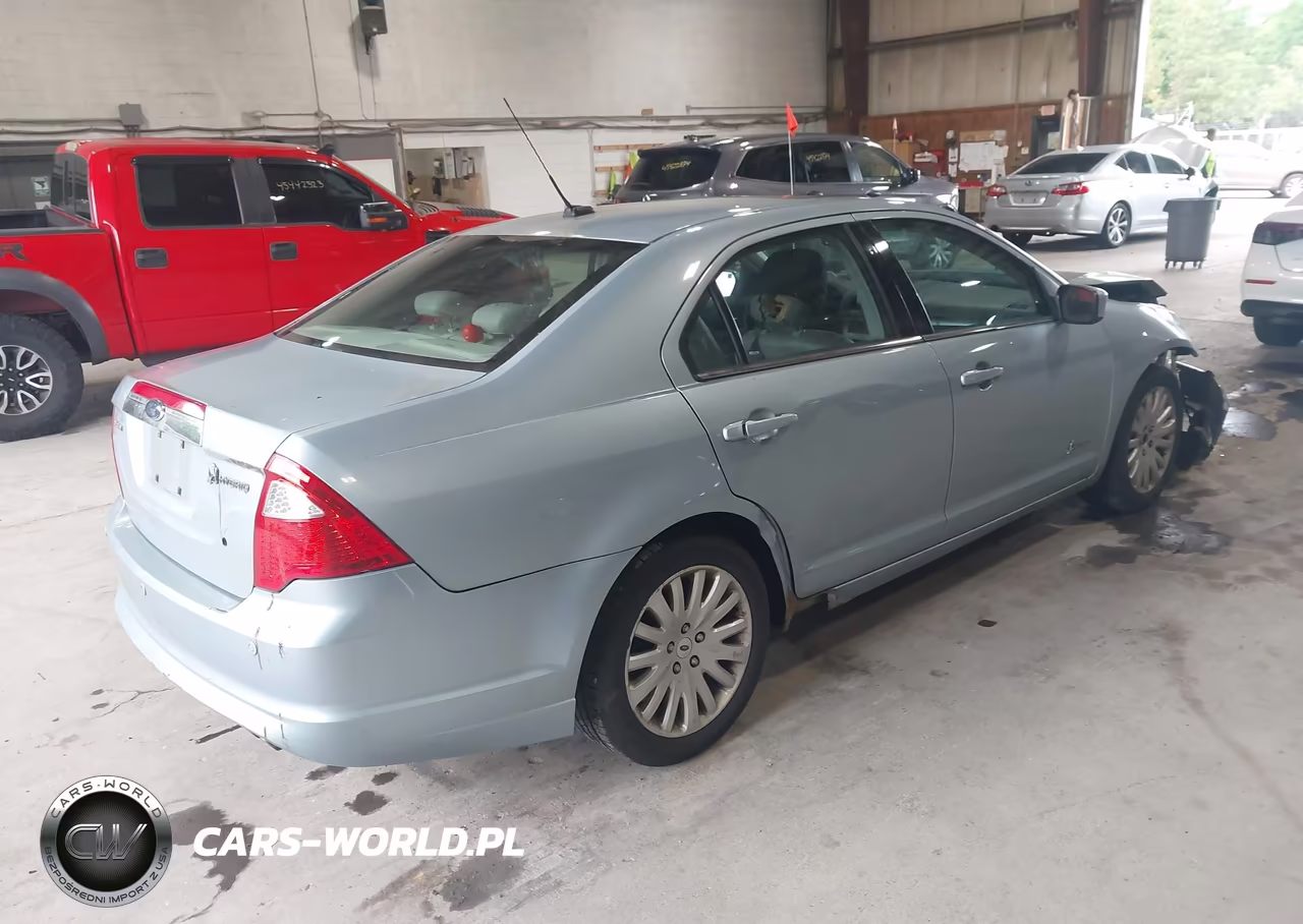 2010 Ford Fusion Hybrid VIN:3FADP0L38AR145880 - 4