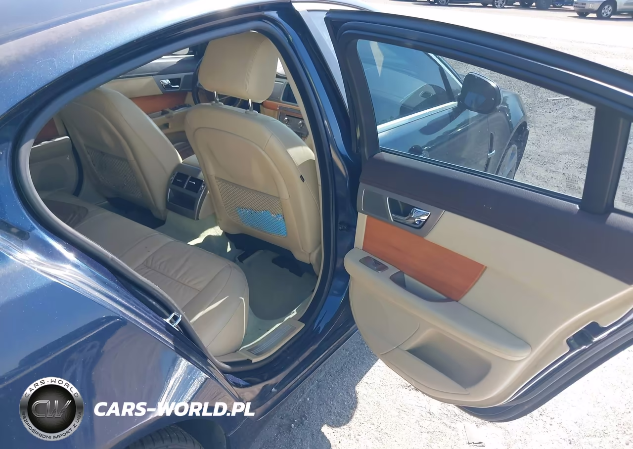 2010 Jaguar Xf VIN:SAJWA0FA9AHR53818 - 8