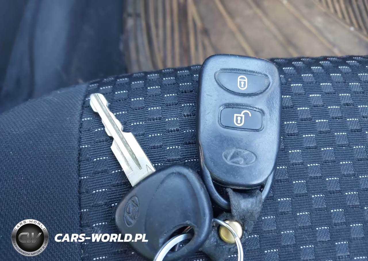 2010 Hyundai Accent Gs VIN:KMHCM3AC8AU167658 - 11