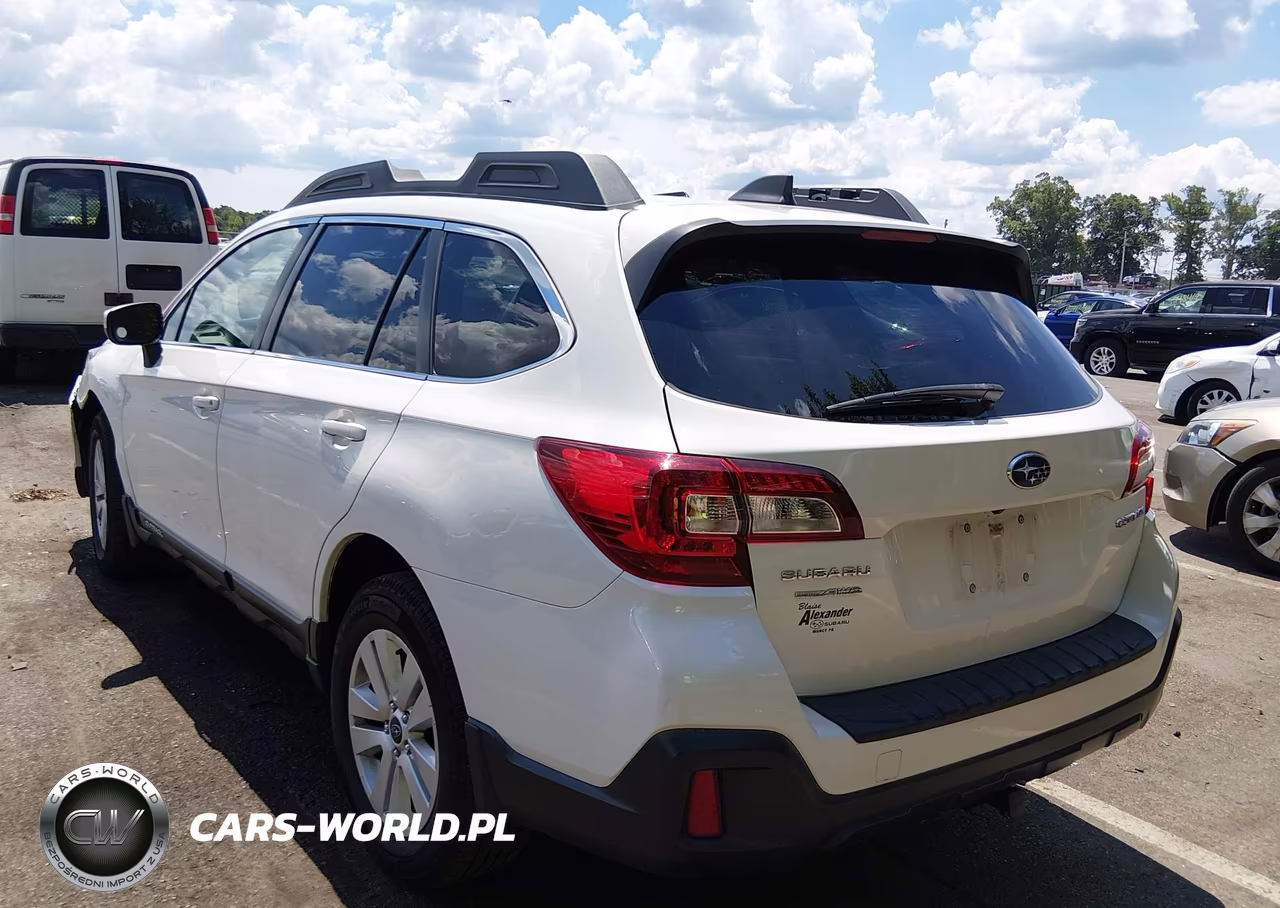 2018 Subaru Outback 2.5I Premium VIN:4S4BSACC2J3287092 - 3