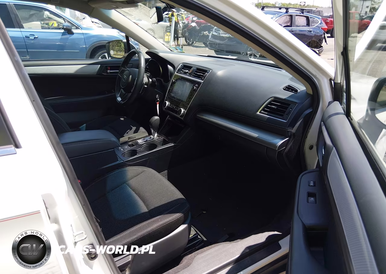 2018 Subaru Outback 2.5I Premium VIN:4S4BSACC2J3287092 - 5