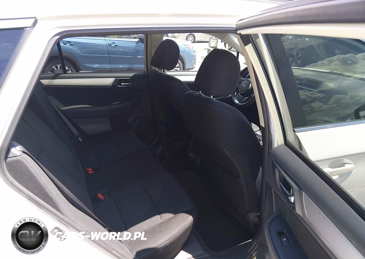 2018 Subaru Outback 2.5I Premium VIN:4S4BSACC2J3287092 - 8