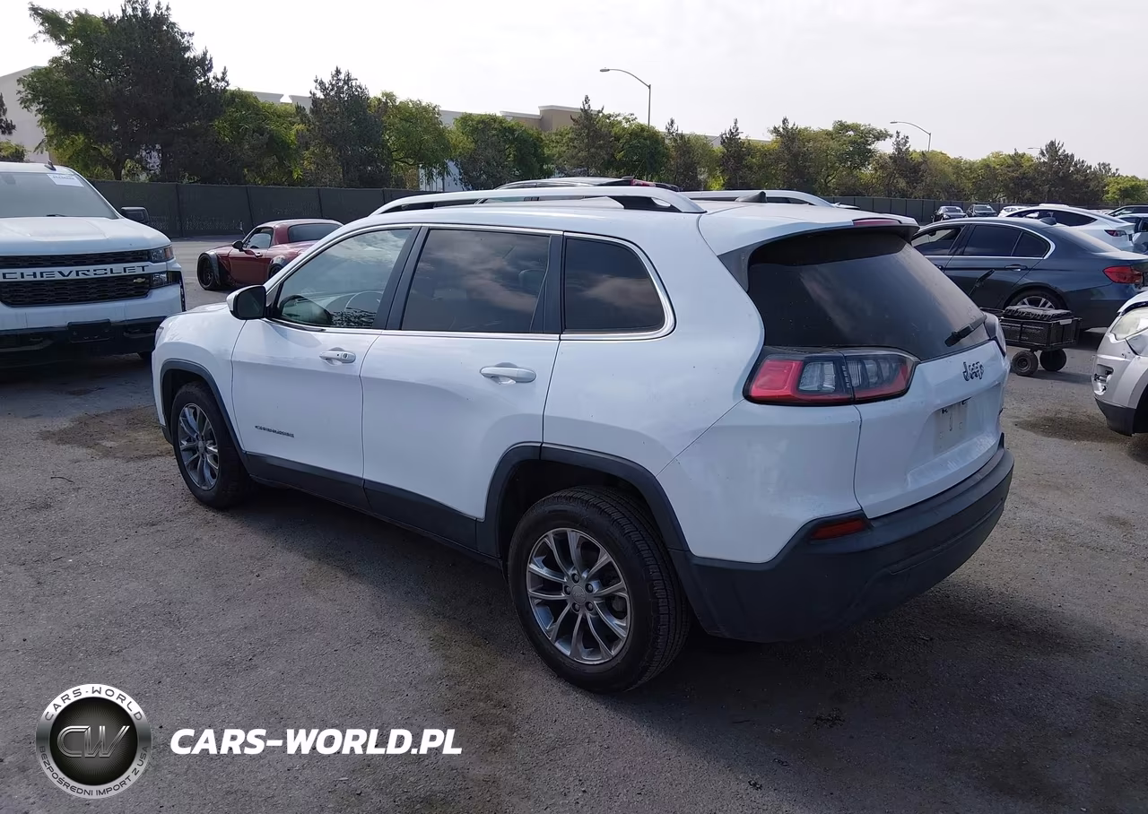 2019 Jeep Cherokee Latitude Plus Fwd VIN:1C4PJLLB2KD184153 - 3