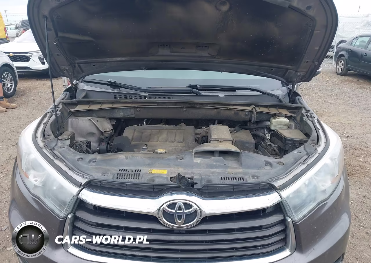 2015 Toyota Highlander Le Plus V6 VIN:5TDZKRFH3FS086817 - 10