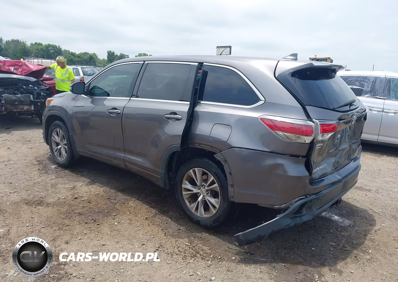 2015 Toyota Highlander Le Plus V6 VIN:5TDZKRFH3FS086817 - 3
