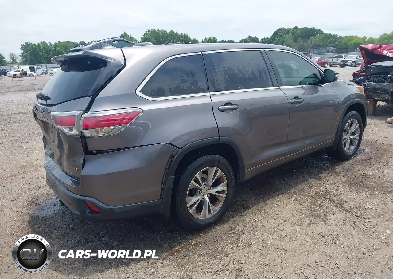 2015 Toyota Highlander Le Plus V6 VIN:5TDZKRFH3FS086817 - 4