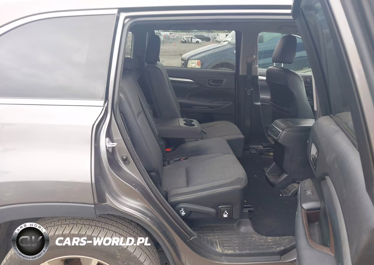 2015 Toyota Highlander Le Plus V6 VIN:5TDZKRFH3FS086817 - 8